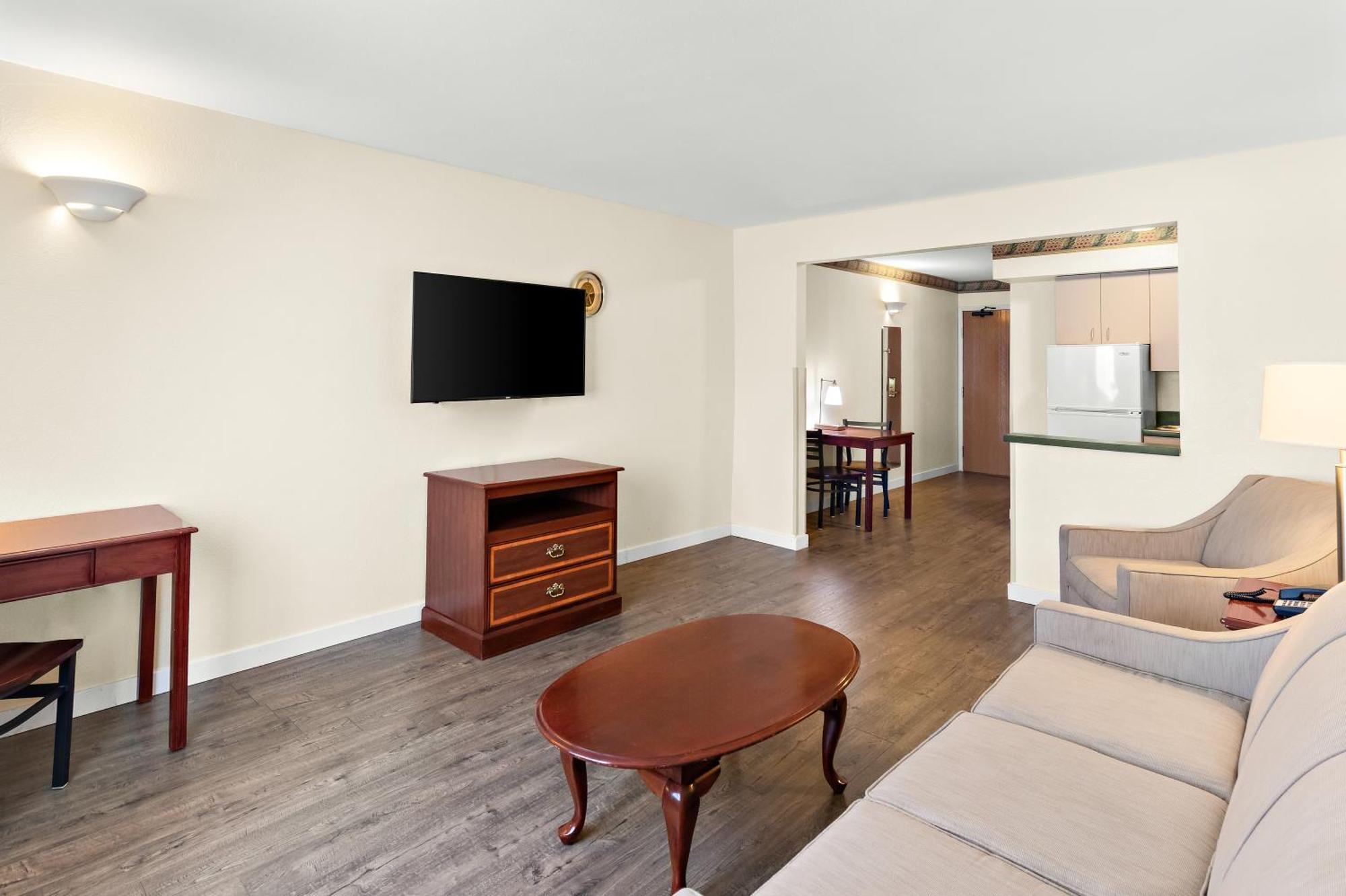 Guesthouse Inn & Suites Kelso/Longview Екстер'єр фото